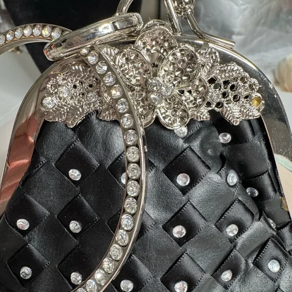 Elegant Black Quilted Women's Evening Bag - Picture 3 of 5